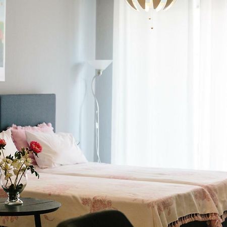 Cosy Downtown Studio - Suite Komotini Bagian luar foto