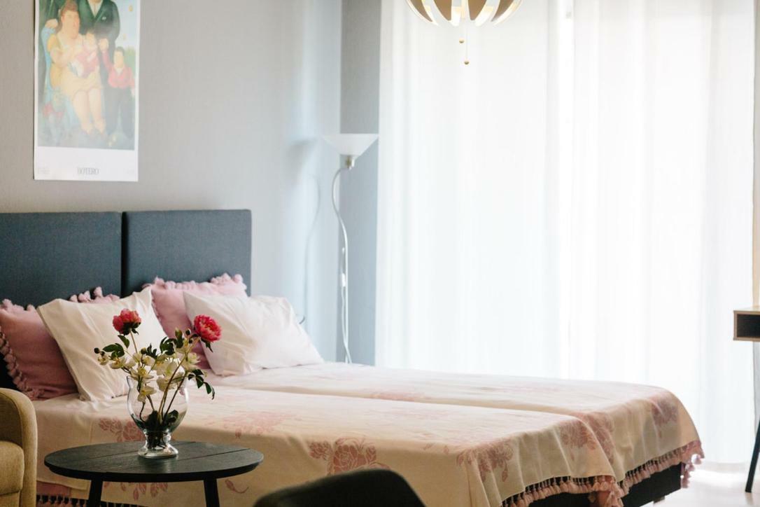Cosy Downtown Studio - Suite Komotini Bagian luar foto