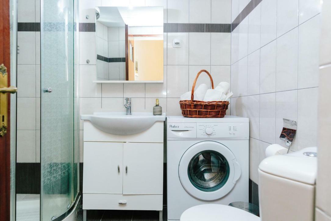 Cosy Downtown Studio - Suite Komotini Bagian luar foto